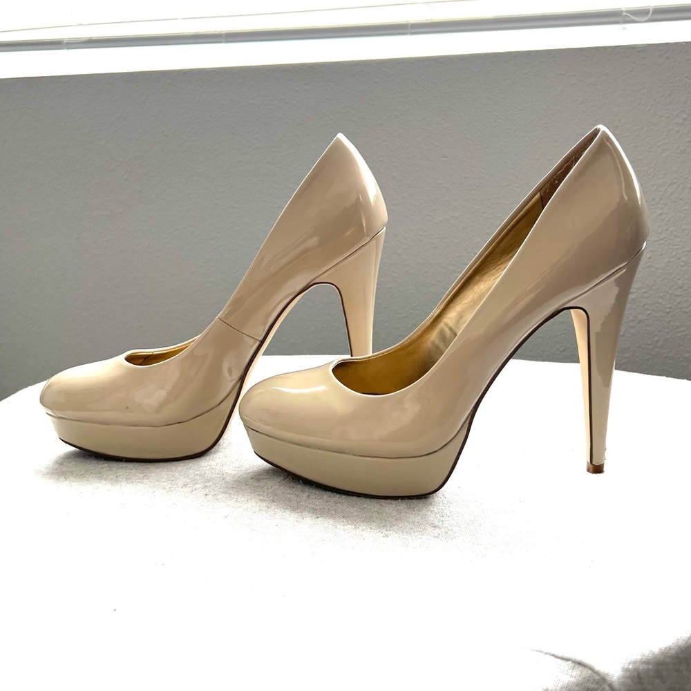 GUESS PUMP HEELS